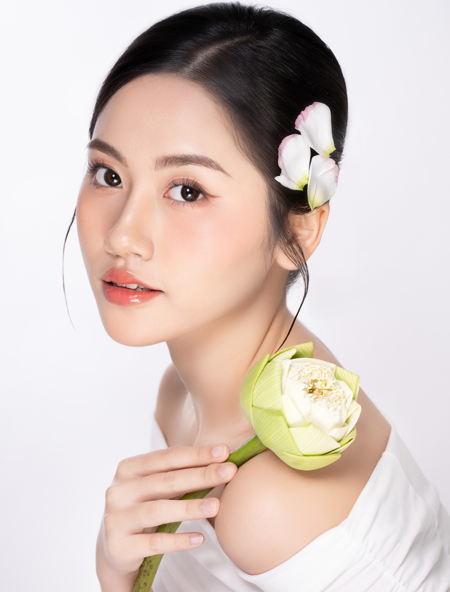 Kính áp tròng Xingeyes